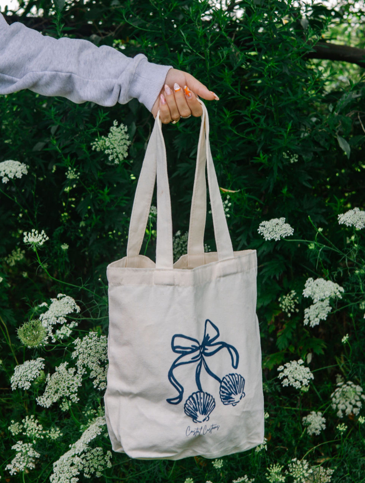 Costal Blue Seashell Bow Tote 𝜗𝜚