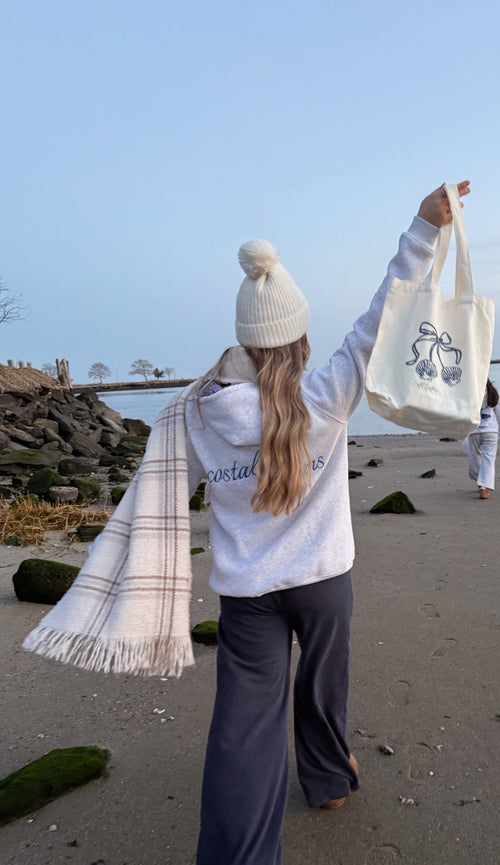 Costal Customs Blue Seashell Bow Tote - costal.customs